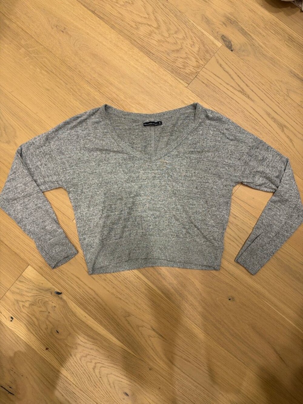 Abercrombie & Fitch Heather Grey Knit Top Women's M
